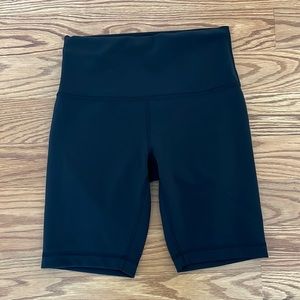 Lululemon size 6 black shorts
